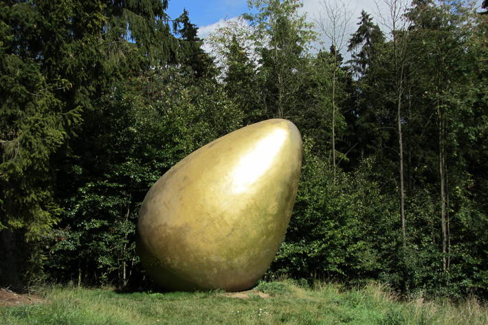 Skulptur im Wald